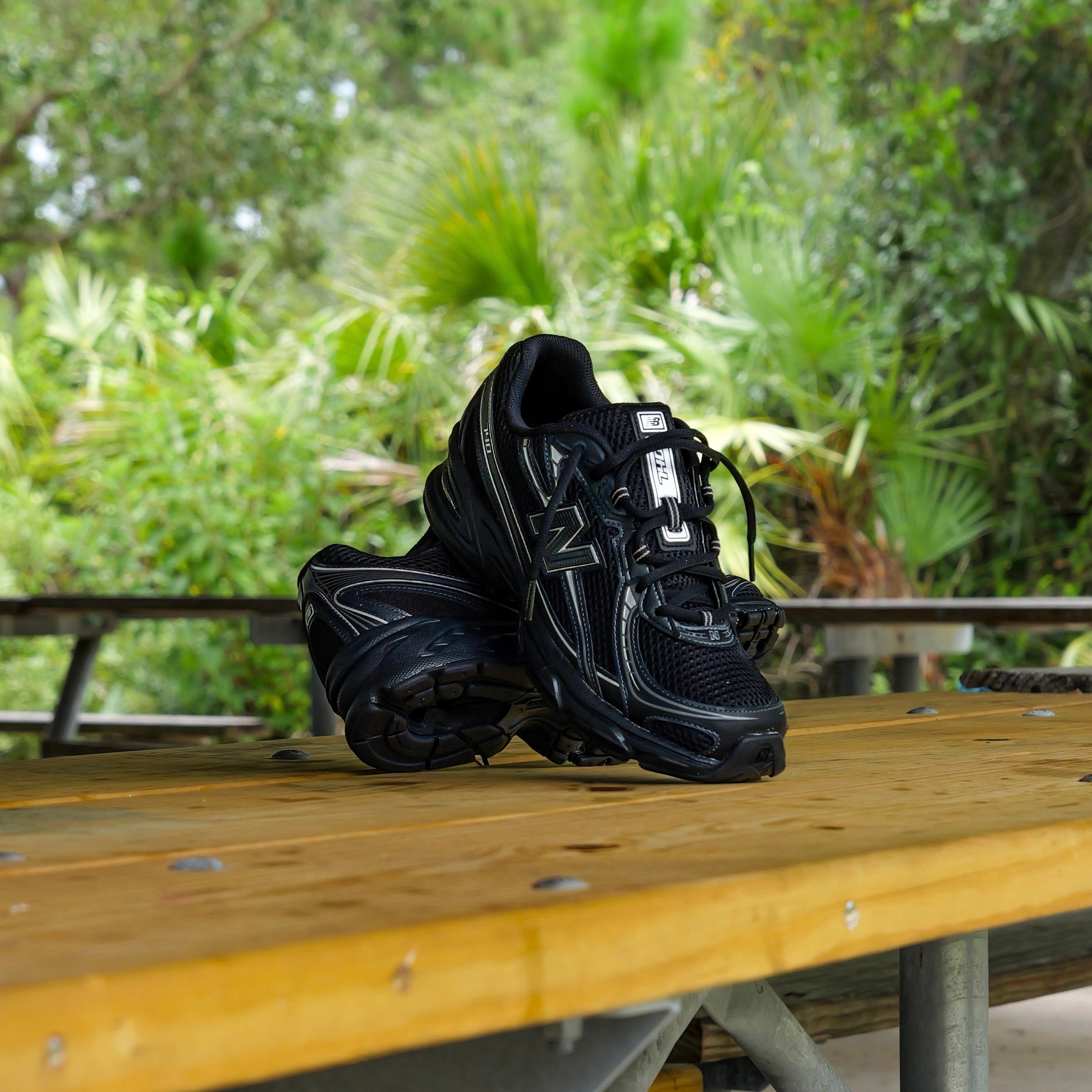 Mens New Balance 740 (Black/Metallic Silver) - U740BM2 - New Balance