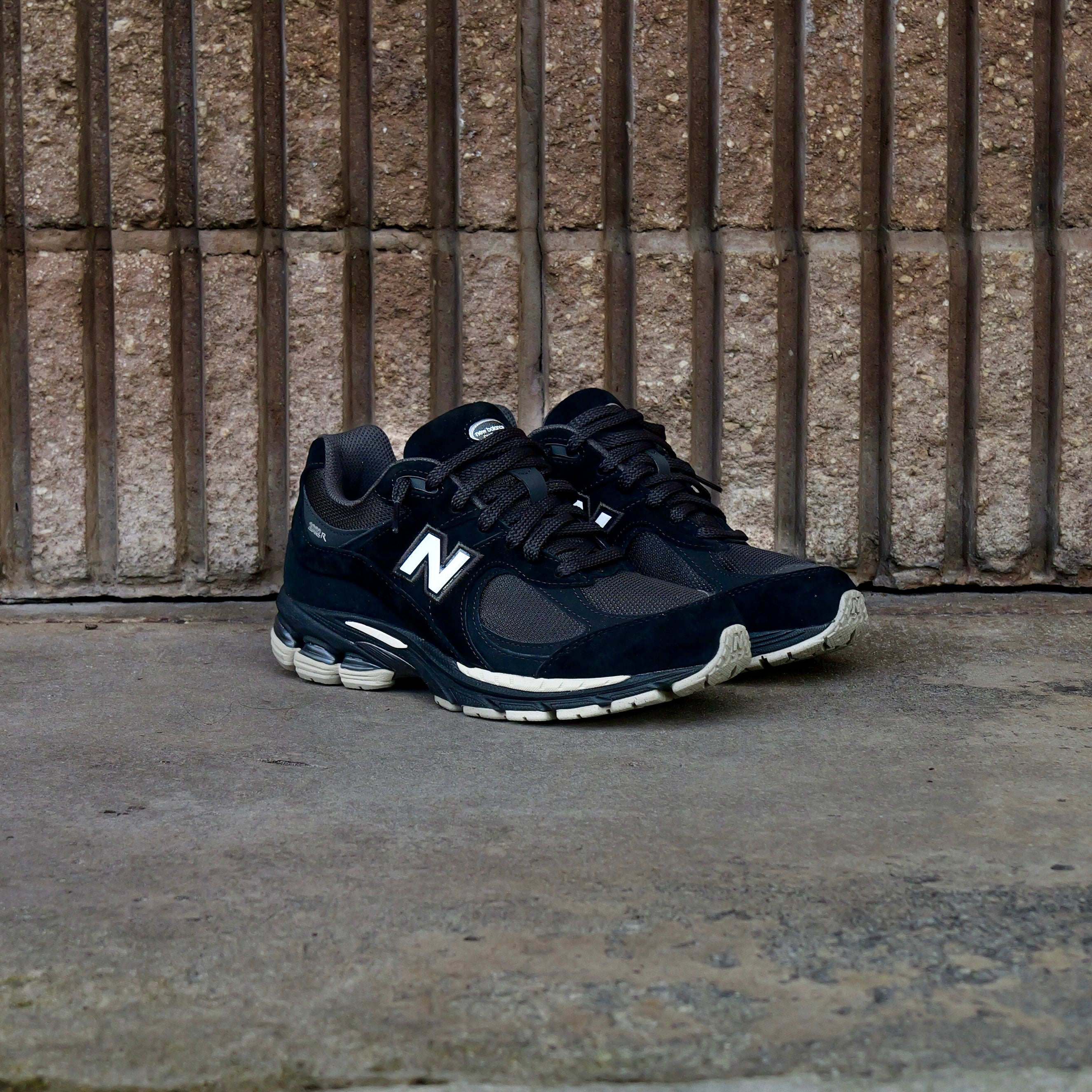 Mens New Balance 2002R (Black/Brown) - U2002RL - New Balance