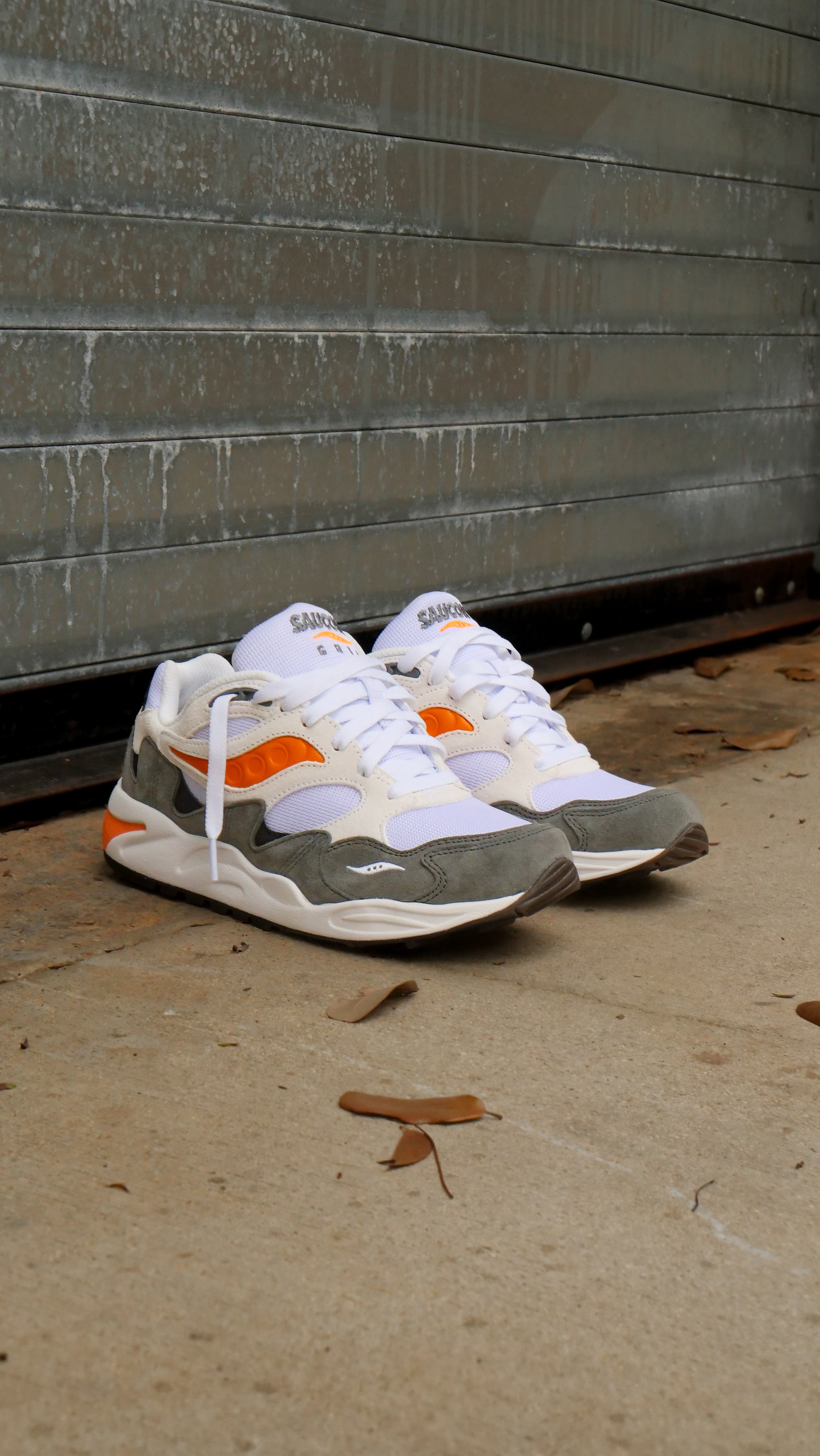 Mens Saucony Grid Shadow 2 Essential (White/Grey)