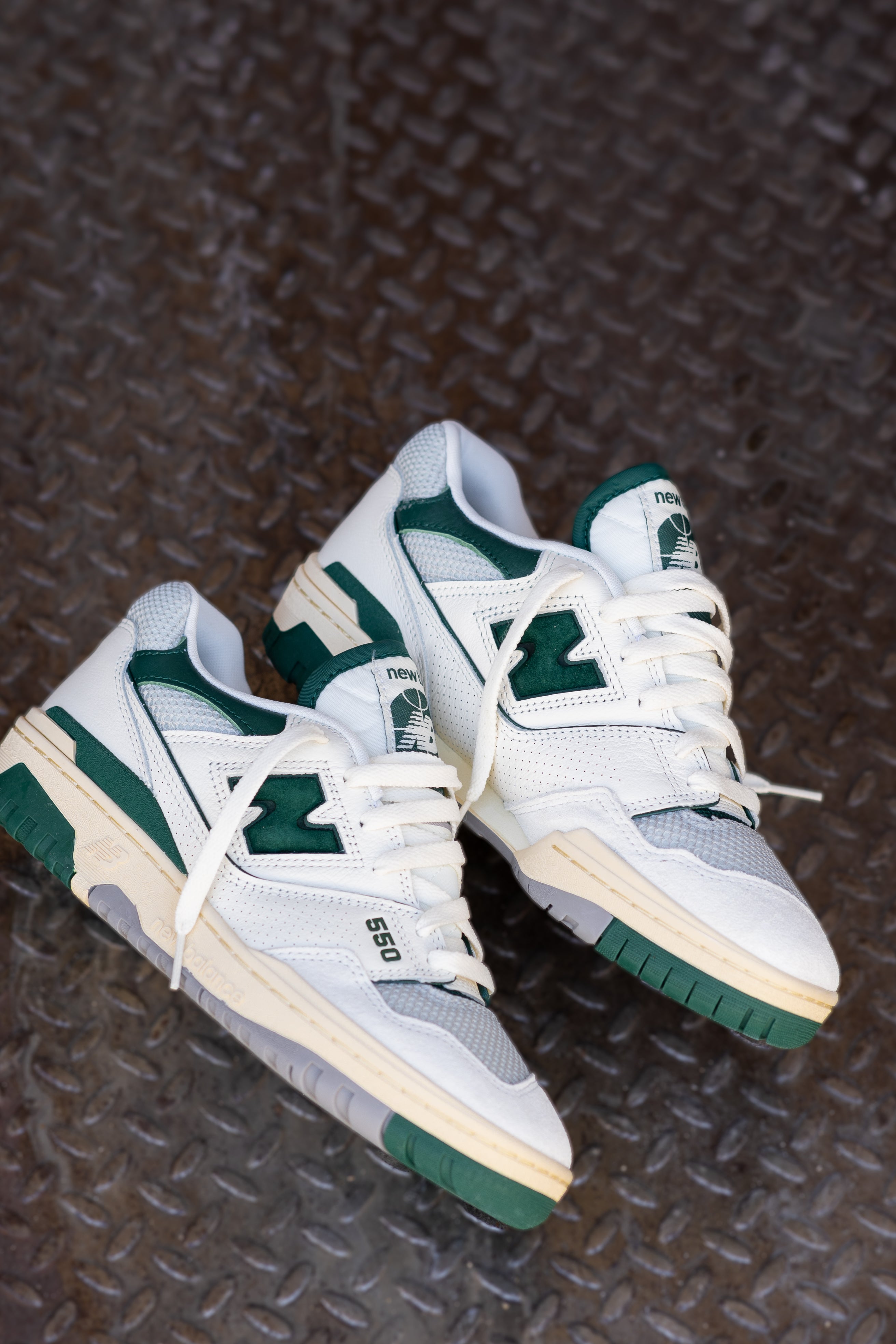 Mens New Balance 550 (White/Green) - BB550CPE - New Balance