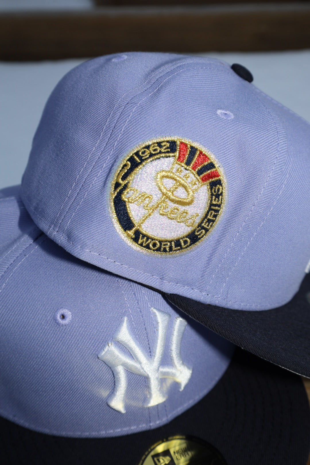 New Era New York Yankees 1962 World Series Side Patch Fitted (Lavender)