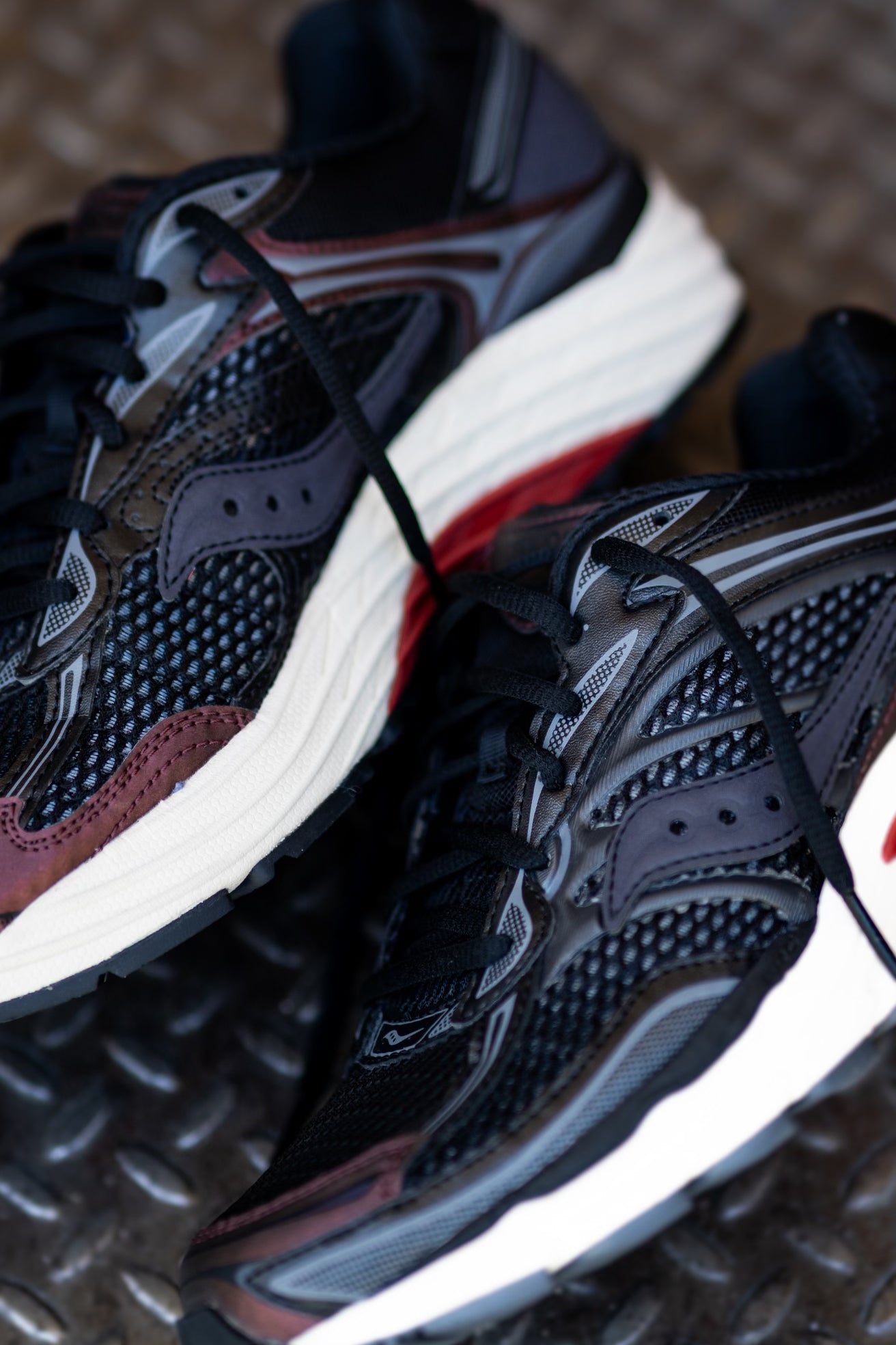 Mens Saucony OG ProGrid Omni 9 (Black/Brown) - SNEAKER TOWN