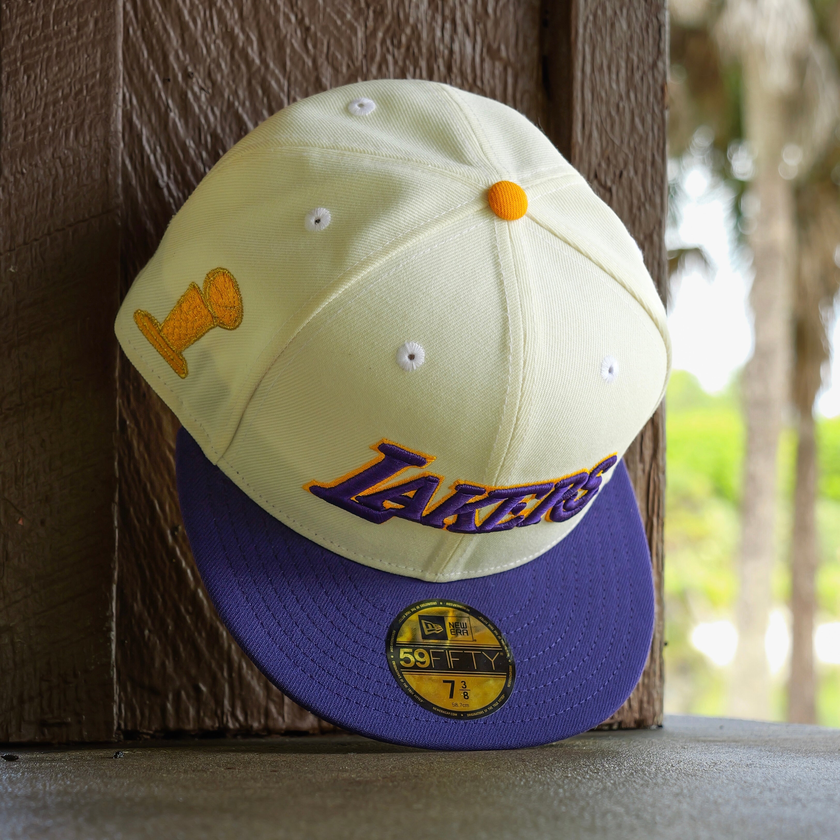 New Era Los Angeles Lakers NBA Trophy Side Patch Fitted