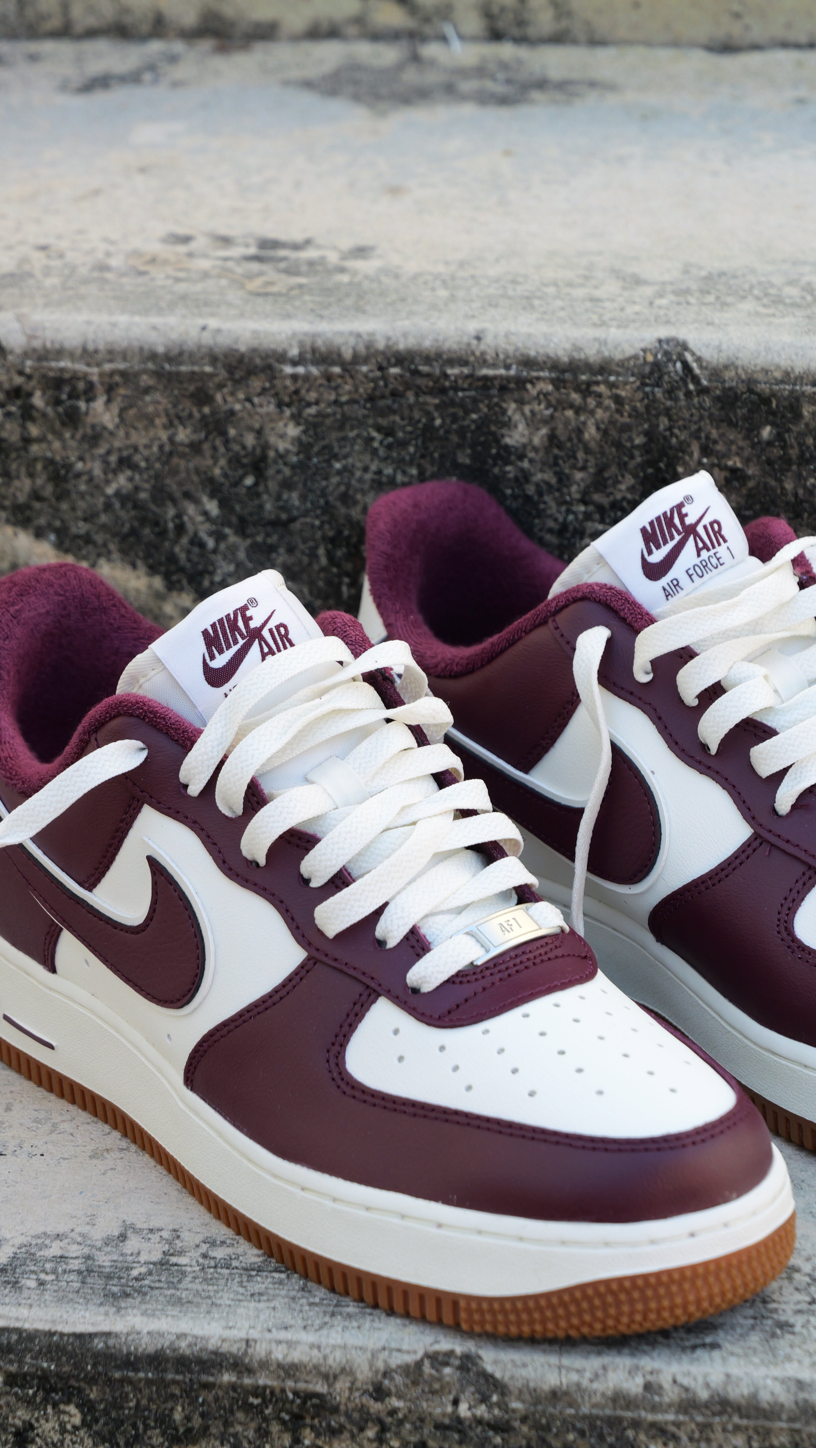 Nike Air Force 1 '07 LV8 (SAIL/MAROON)