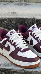 Nike Air Force 1 '07 LV8 (SAIL/MAROON)