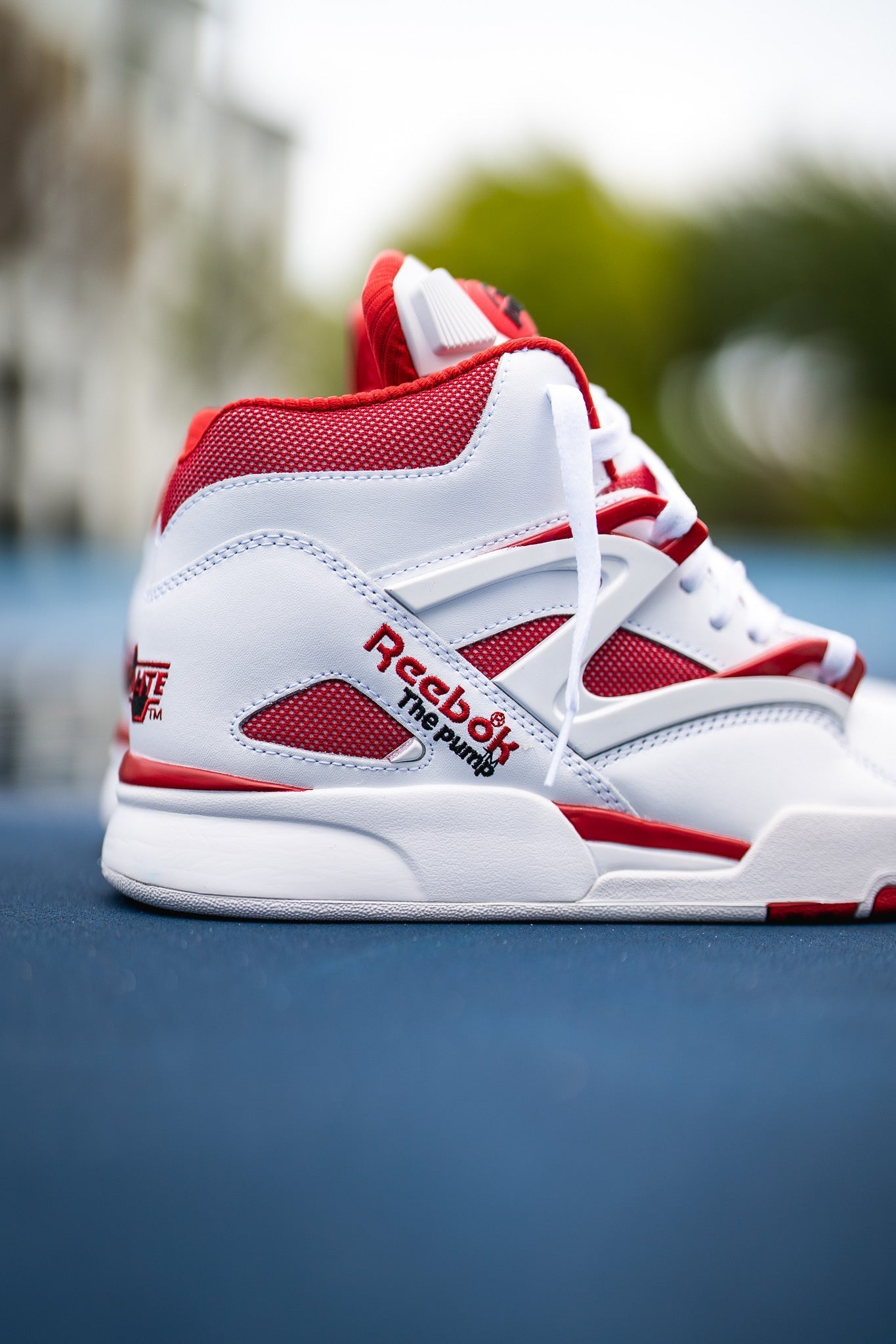 Reebok Pump Omni Zone II (Vector Red) - Reebok