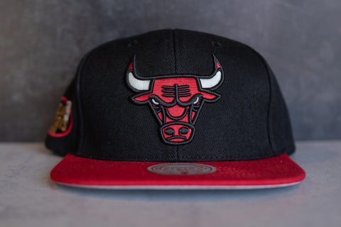 Mitchell & Ness Chicago Bulls Snapback (Black/Red) - Mitchell & Ness